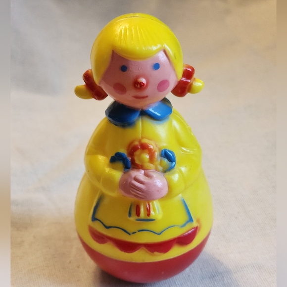 Vintage Stahlwood Roly Poly Rattle Girl with flowers - Picture 1 of 6